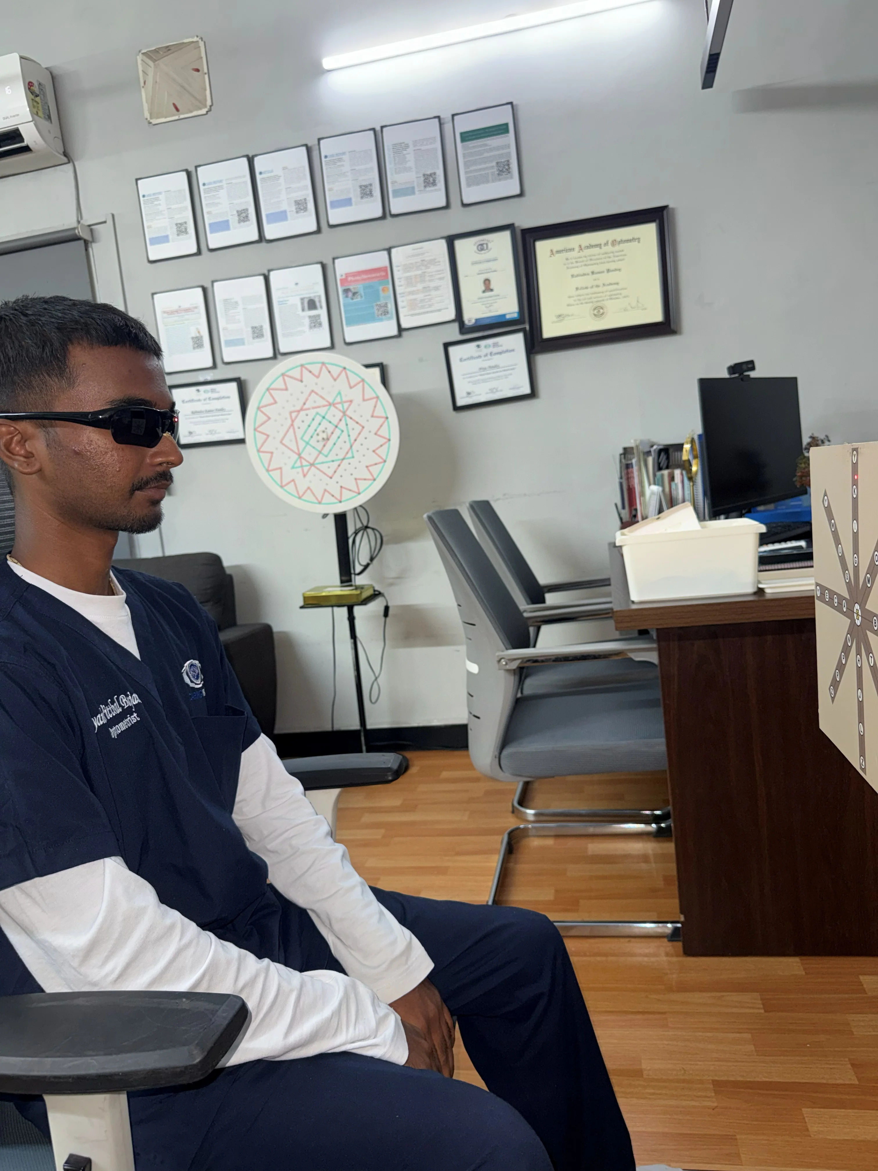 Anaglyph suppression test overview at Caring Vision Therapy, Ashok Nagar