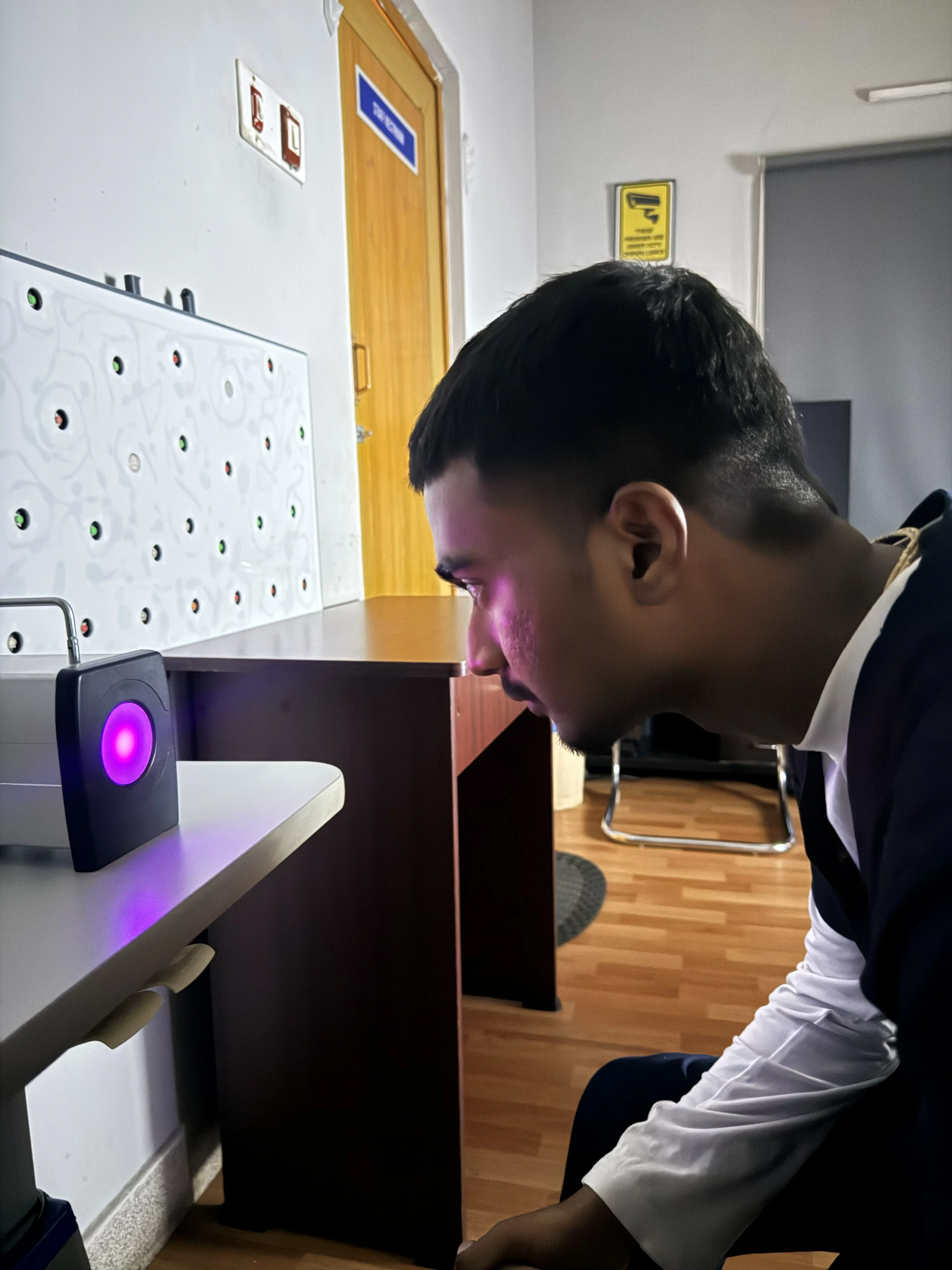 Syntonic phototherapy session at Caring Vision Therapy, Ashok Nagar