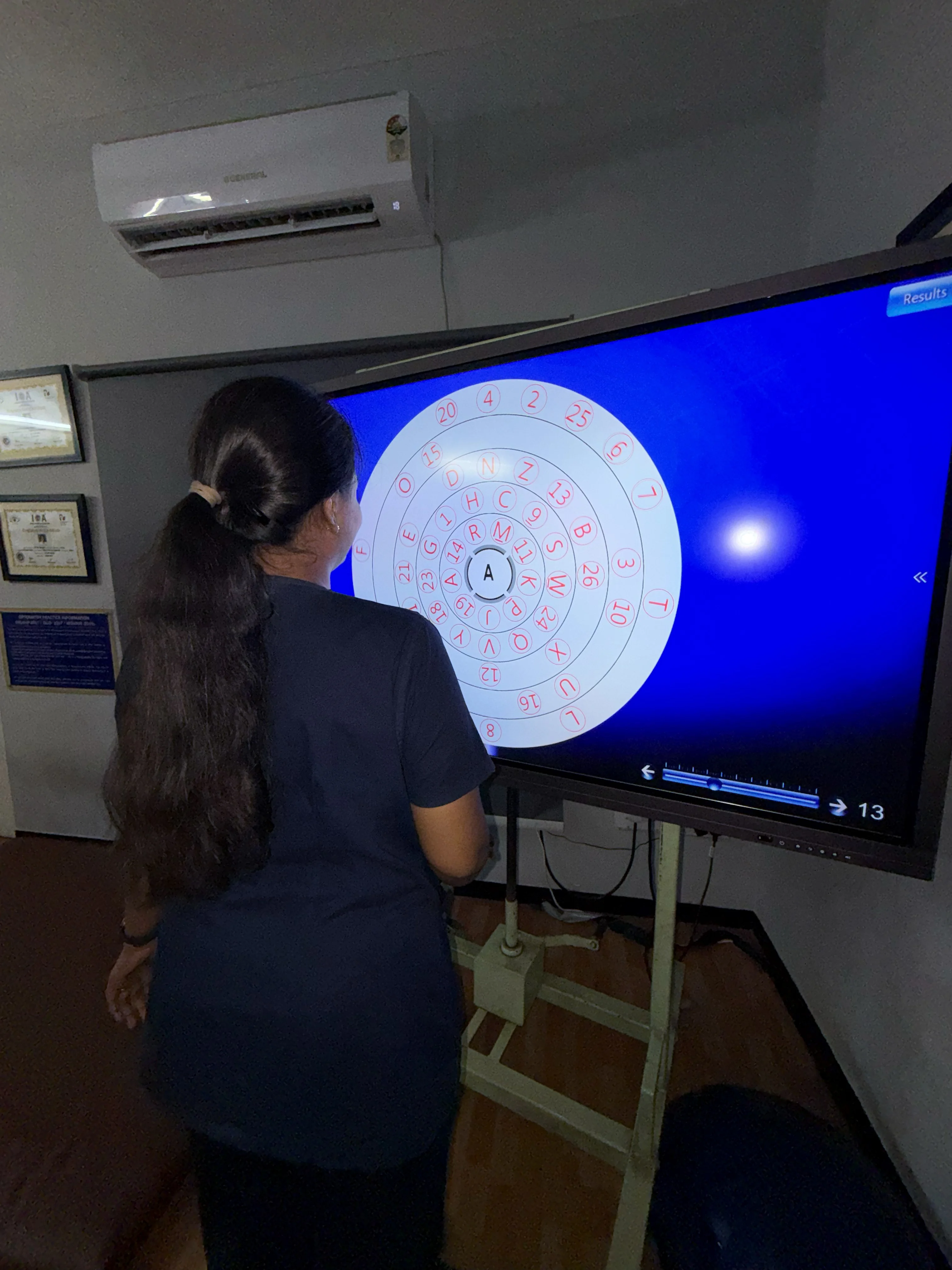 Visual tracking screen session at Caring Vision Therapy, Ashok Nagar